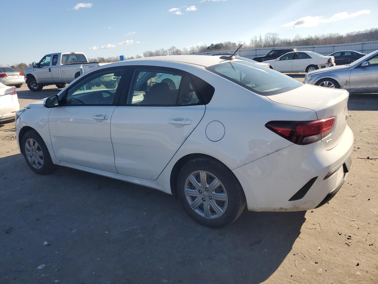 2022 Kia Rio - Image 2