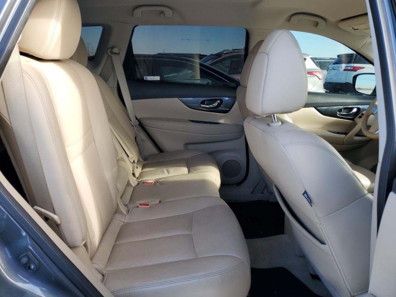 2015 Nissan Rogue - Image 10