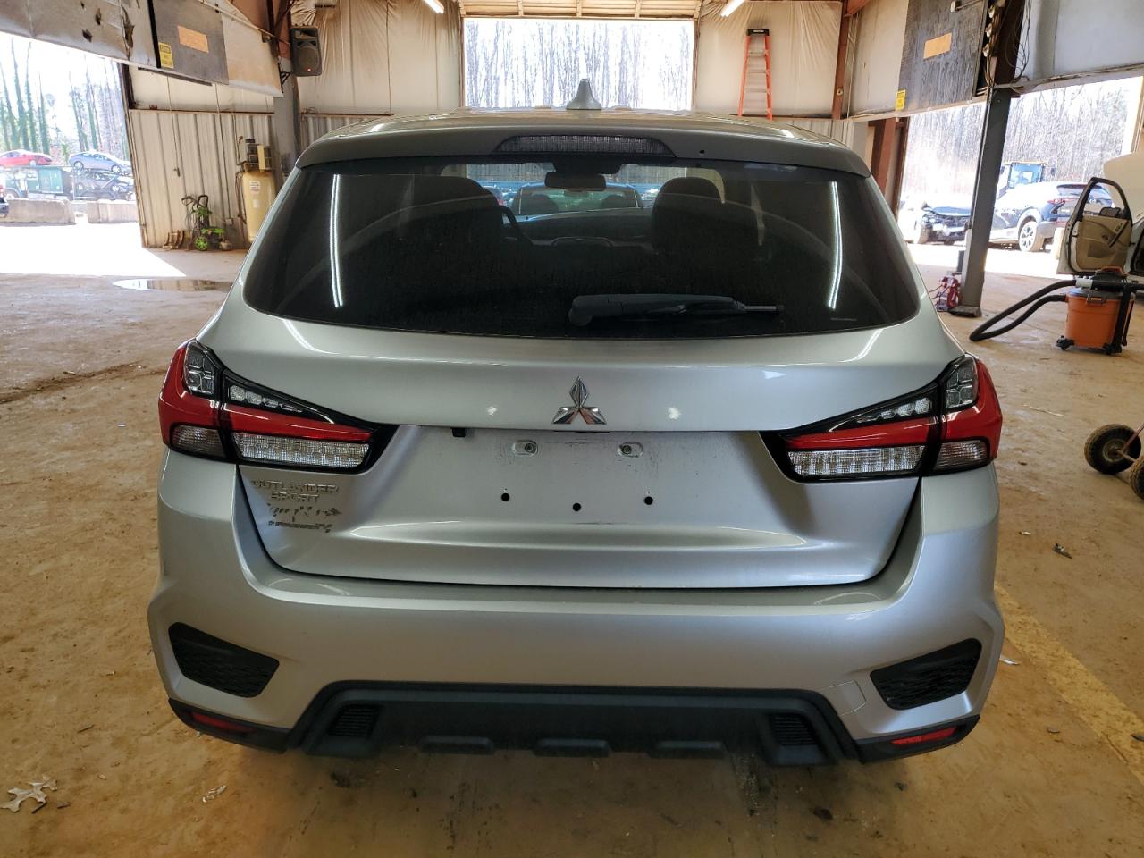 2021 Mitsubishi Outlander - Image 6