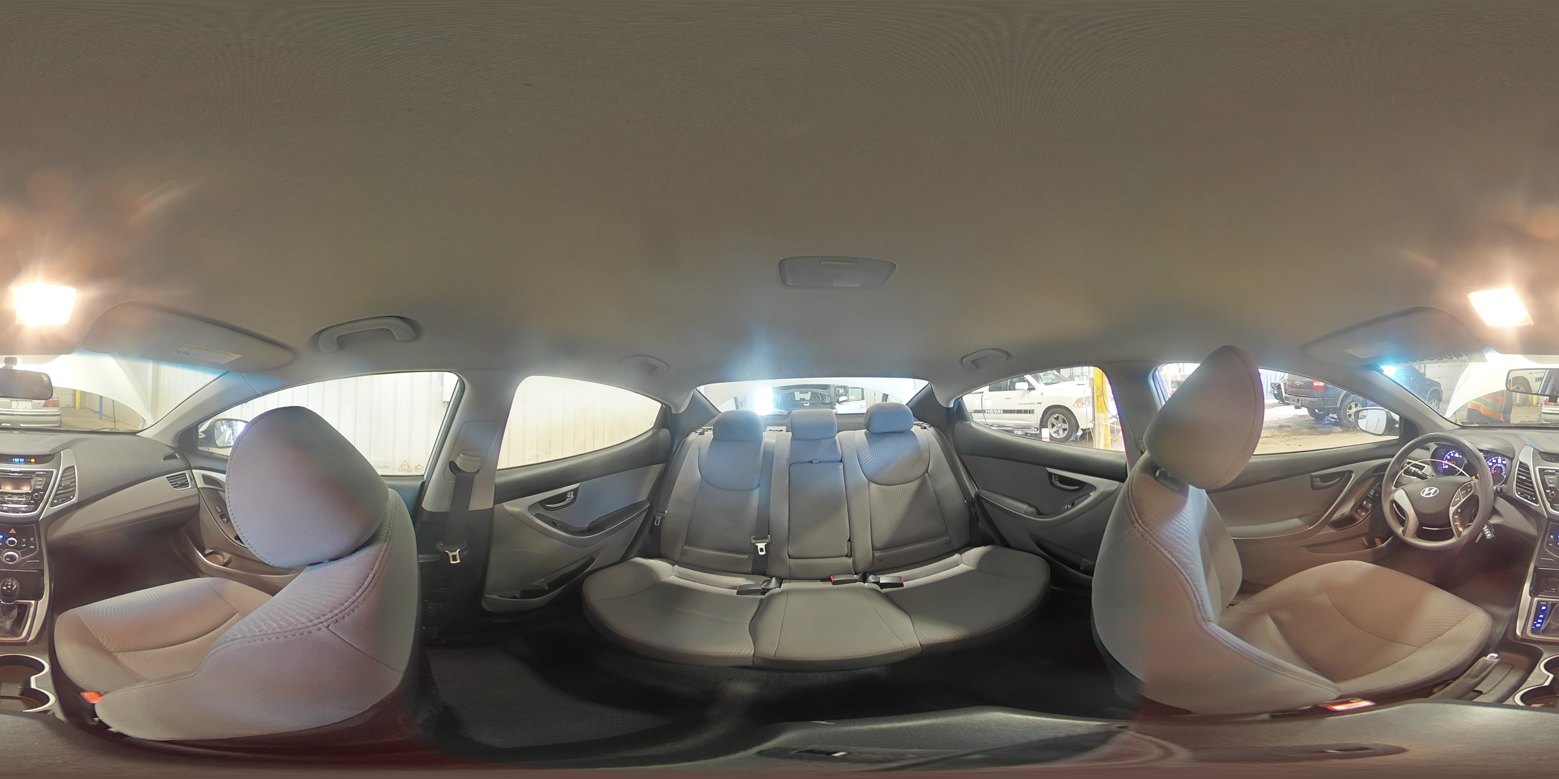 2015 Hyundai Elantra - Image 14