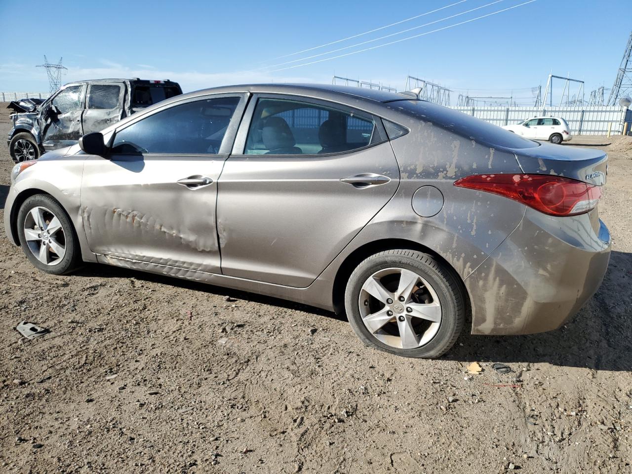 2013 Hyundai Elantra - Image 2