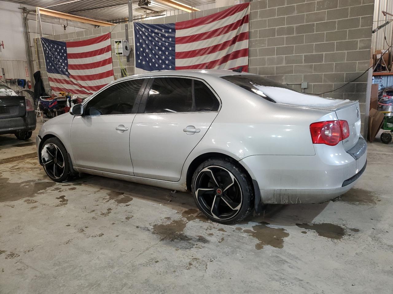 2006 Volkswagen Jetta - Image 2