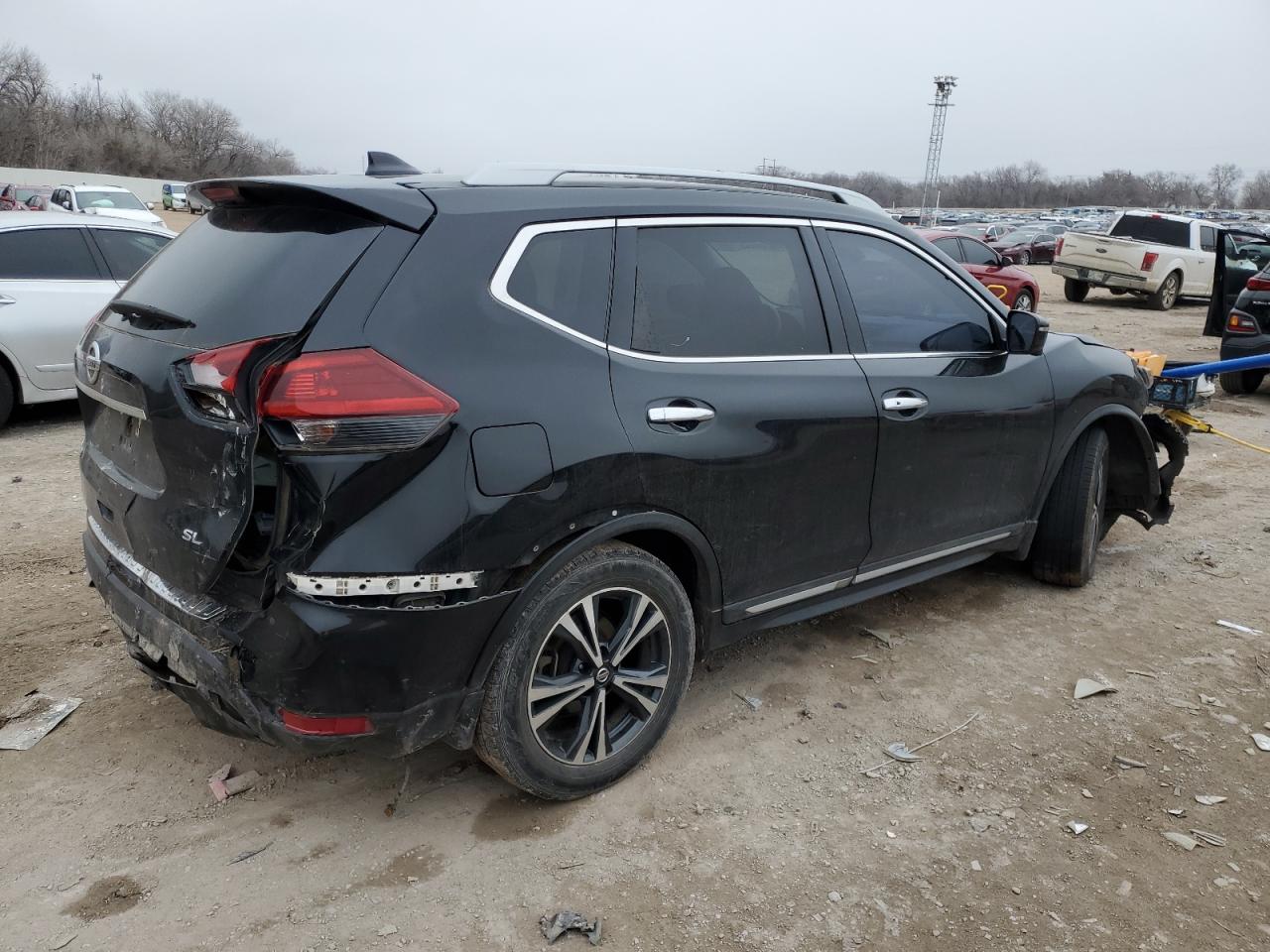 2018 Nissan Rogue - Image 3