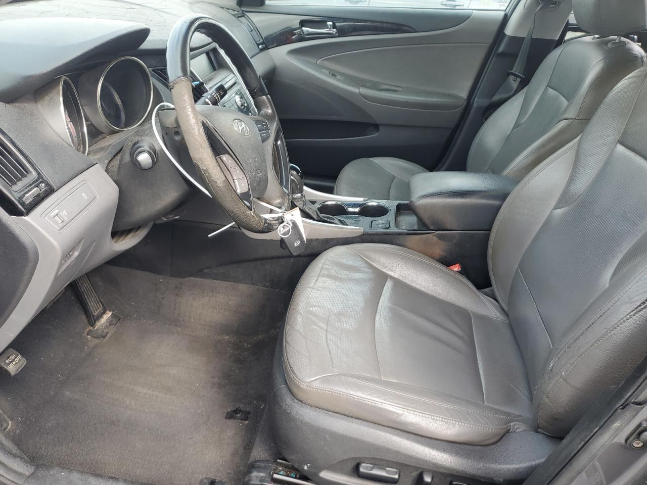 2011 Hyundai Sonata - Image 7