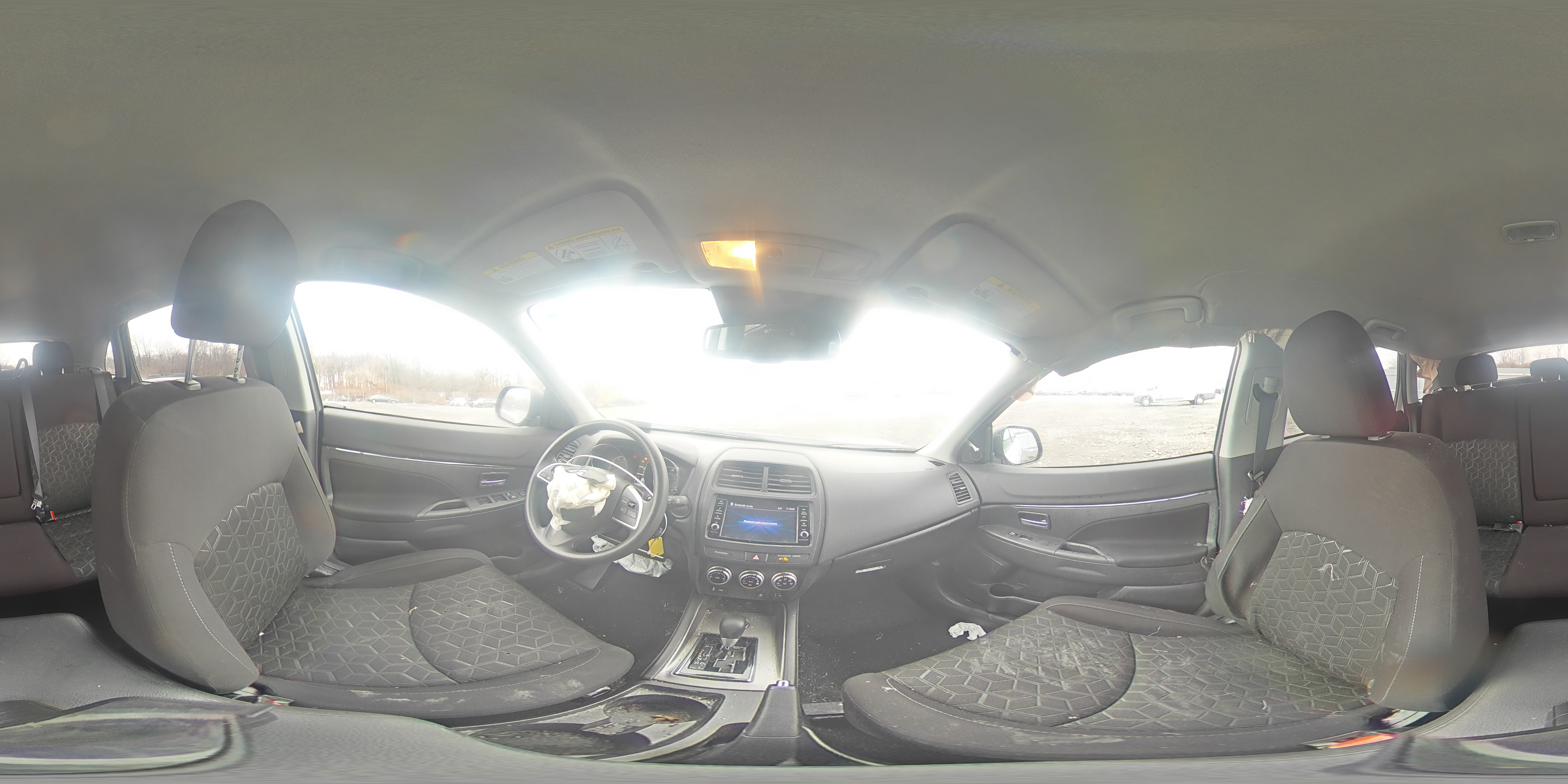 2024 Mitsubishi Outlander - Image 14