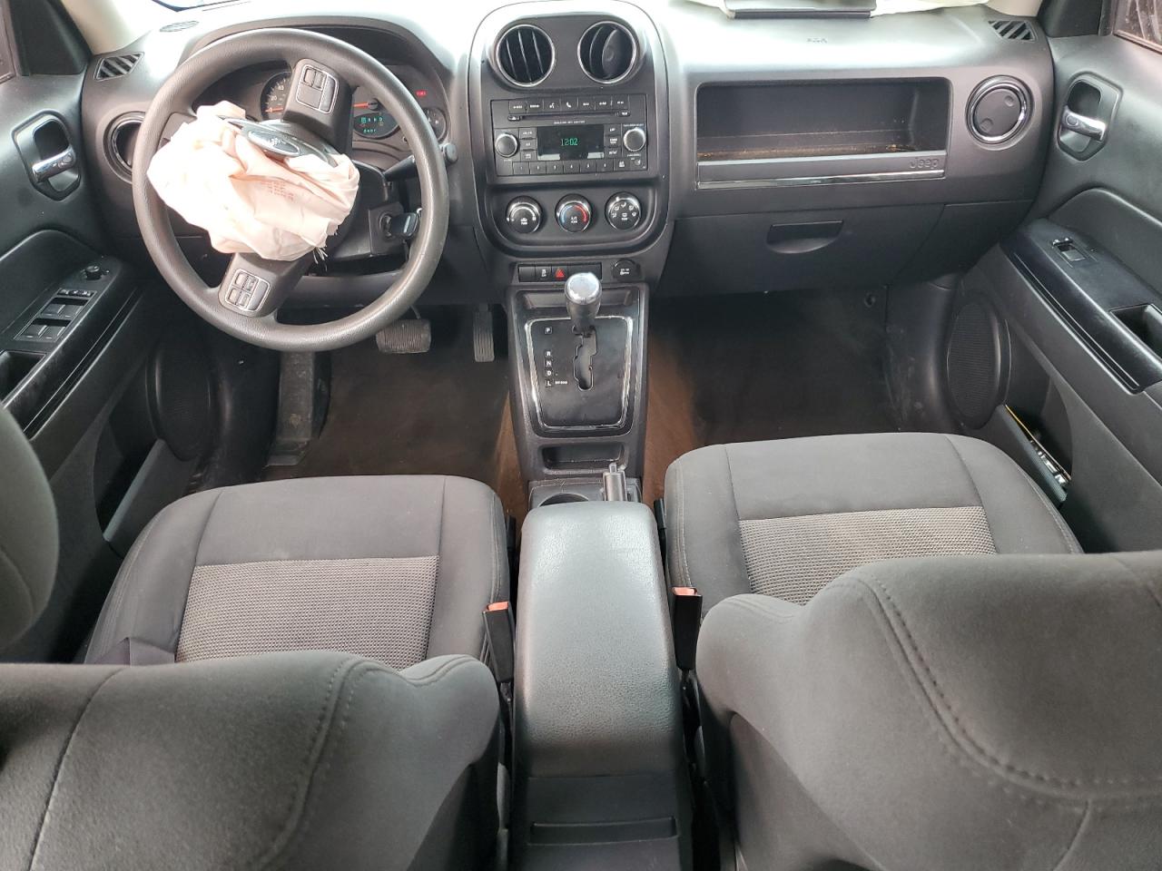 2013 Jeep Liberty (Patriot) - Image 8