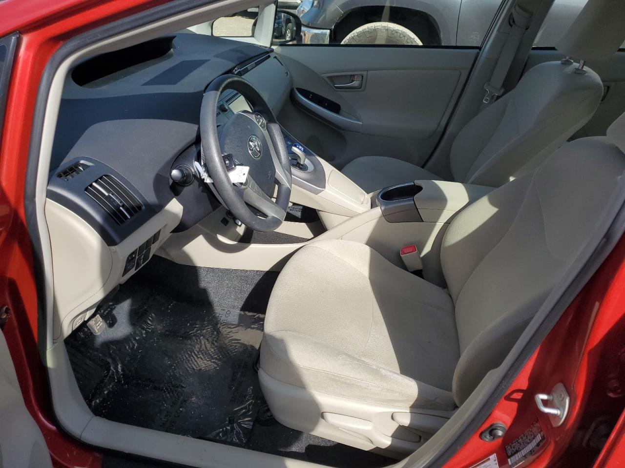2013 Toyota Prius - Image 7