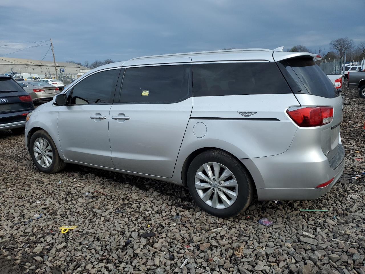 2015 Kia Sedona - Image 2