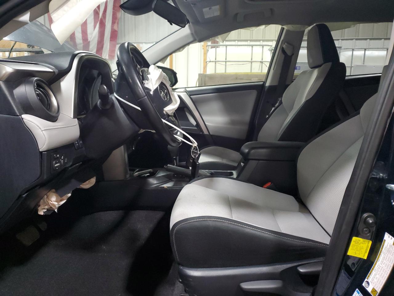 2018 Toyota RAV 4 - Image 7