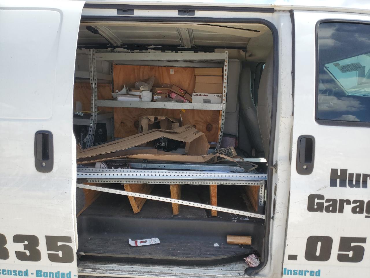 2016 GMC Savana - Image 11