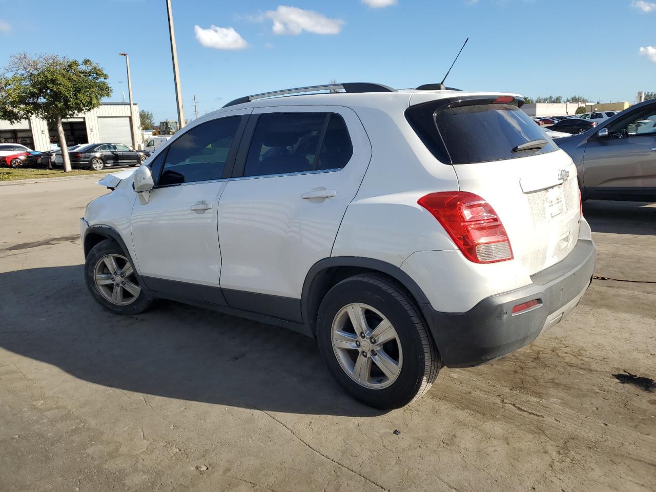 2015 Chevrolet Trax - Image 2
