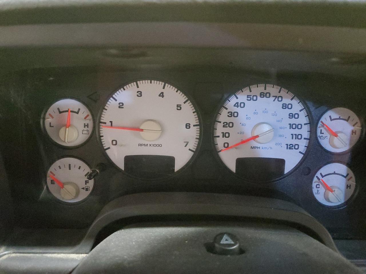 2004 Dodge RAM - Image 9