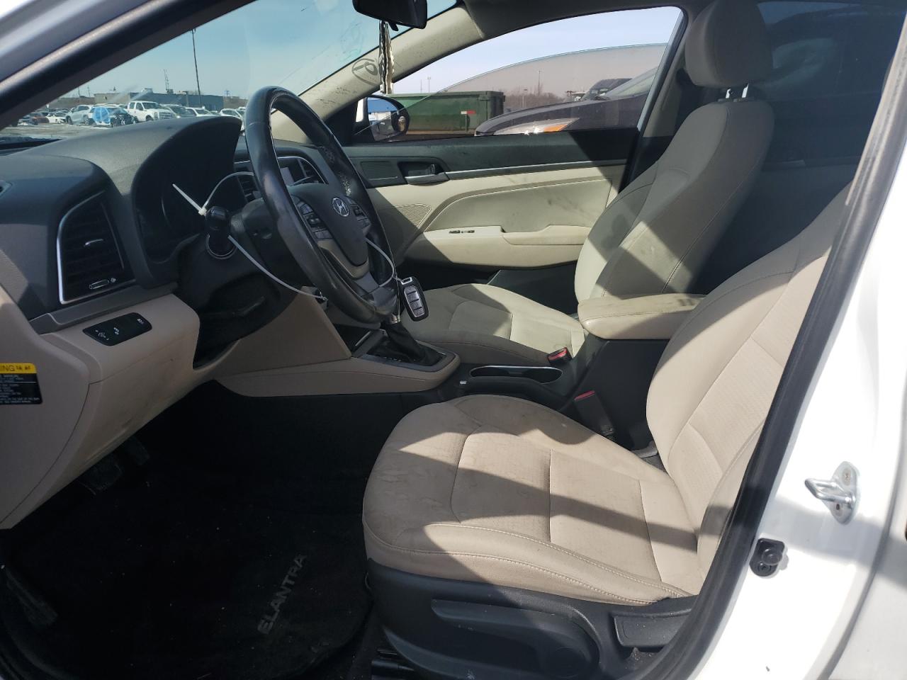 2017 Hyundai Elantra - Image 7