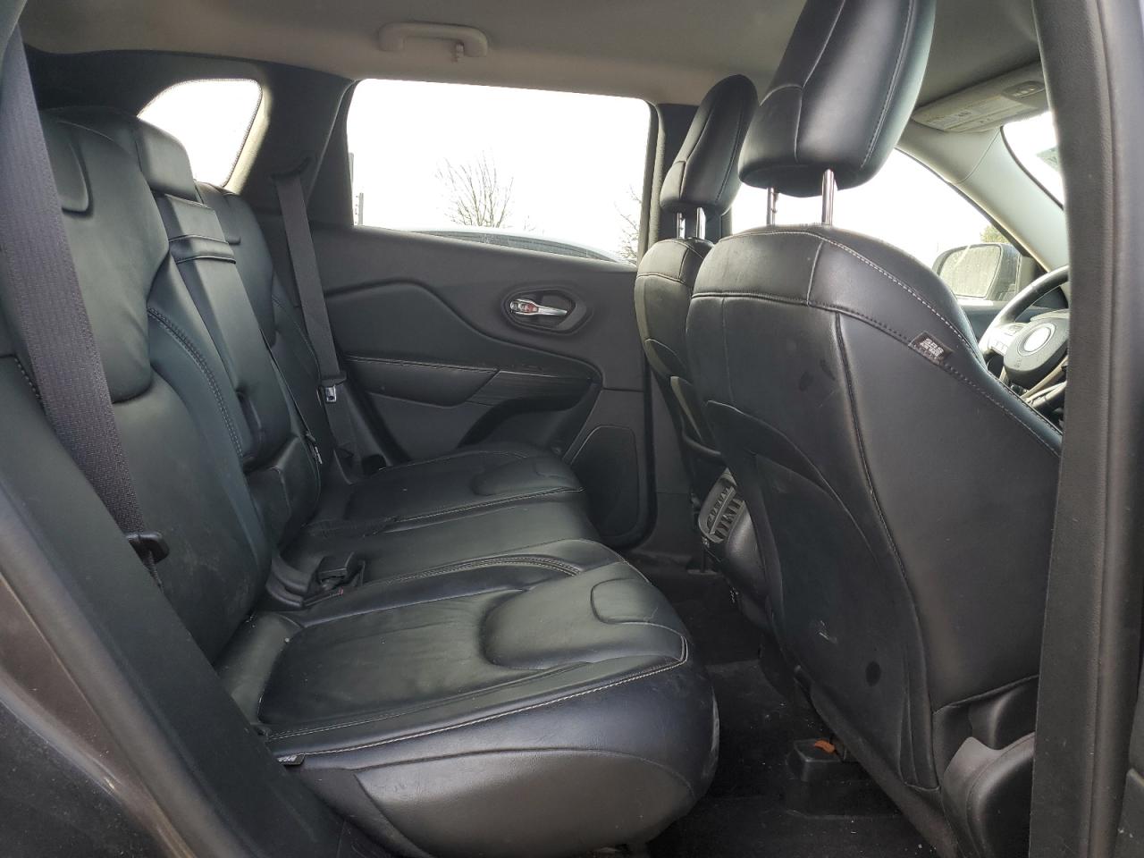 2014 Jeep Grand Cherokee - Image 11