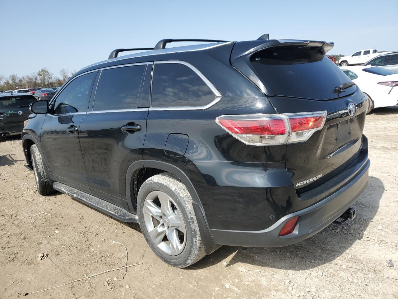 2015 Toyota Highlander - Image 2