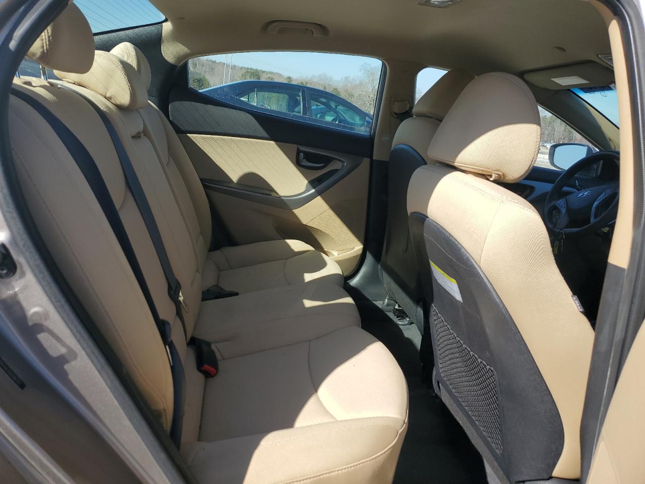 2013 Hyundai Elantra - Image 10