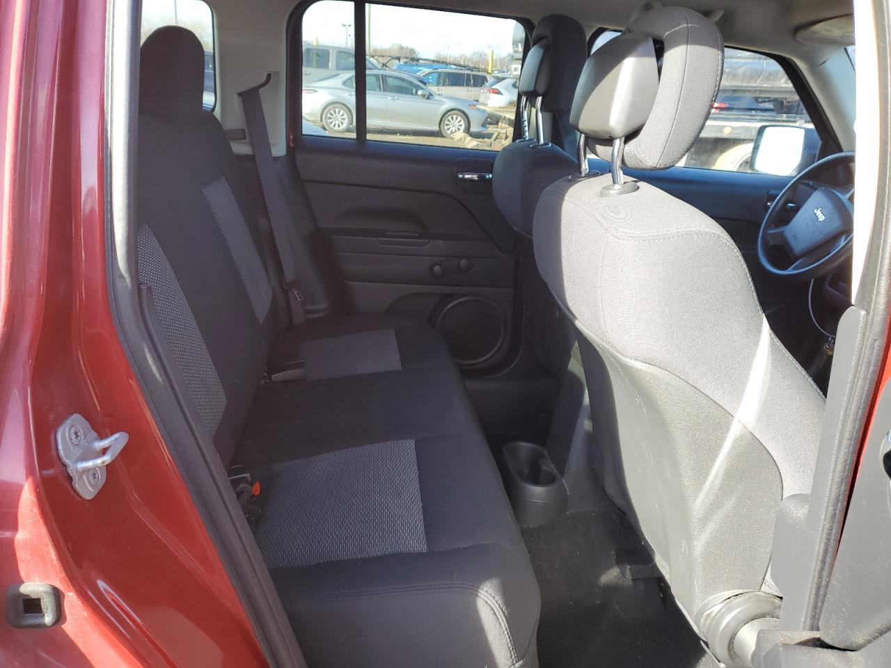 2010 Jeep Liberty (Patriot) - Image 11