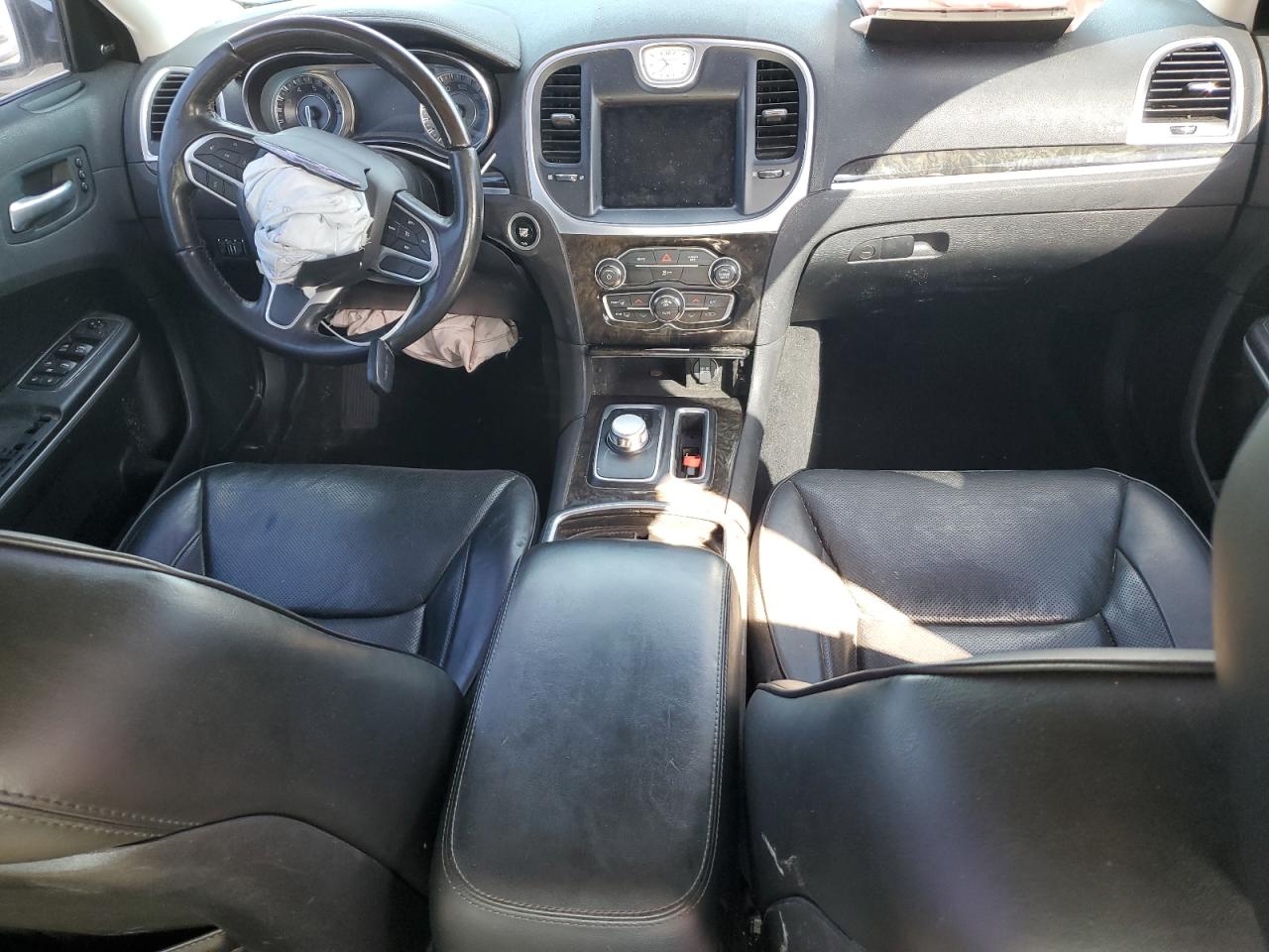 2019 Chrysler 300 - Image 8