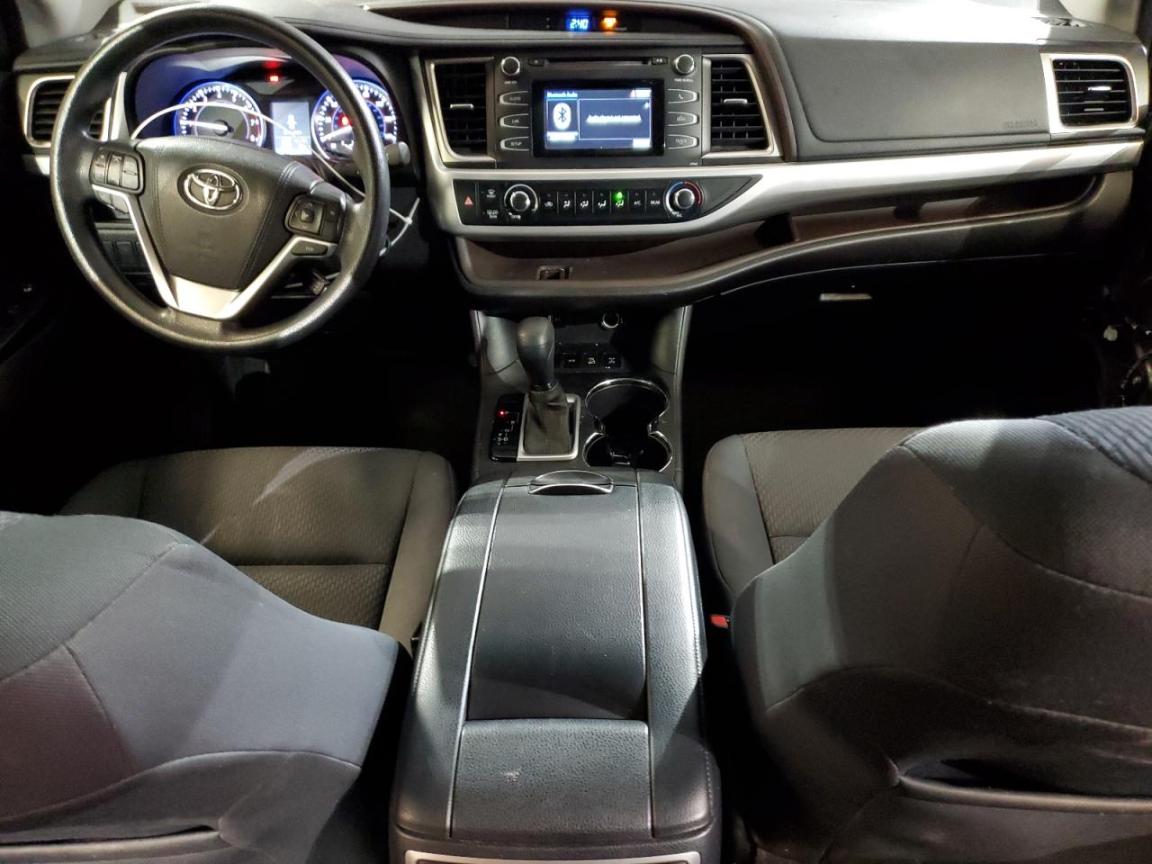 2016 Toyota Highlander - Image 8