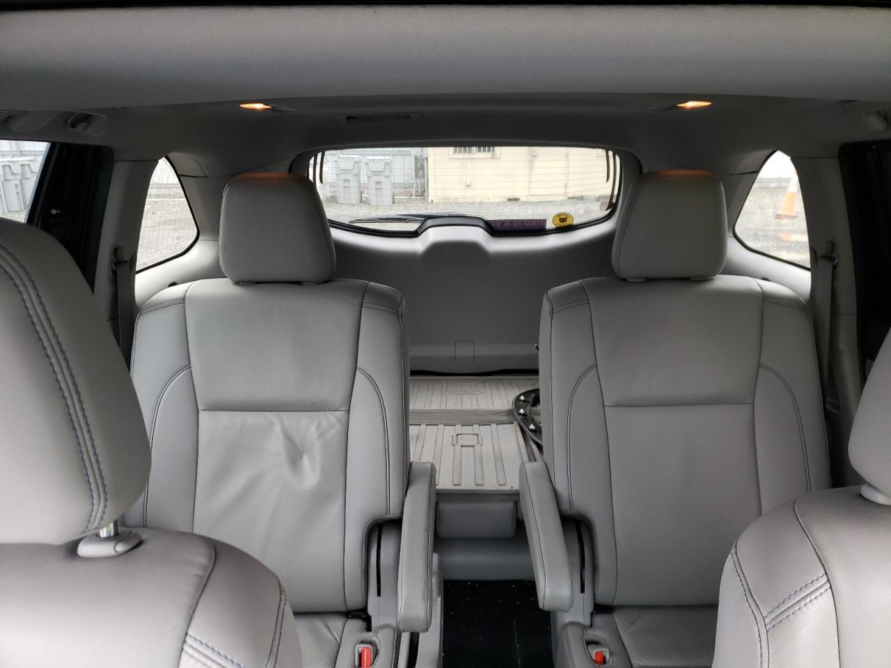 2019 Toyota Highlander - Image 10