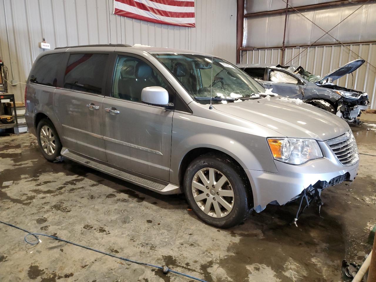 2014 Chrysler Town & Country - Image 4