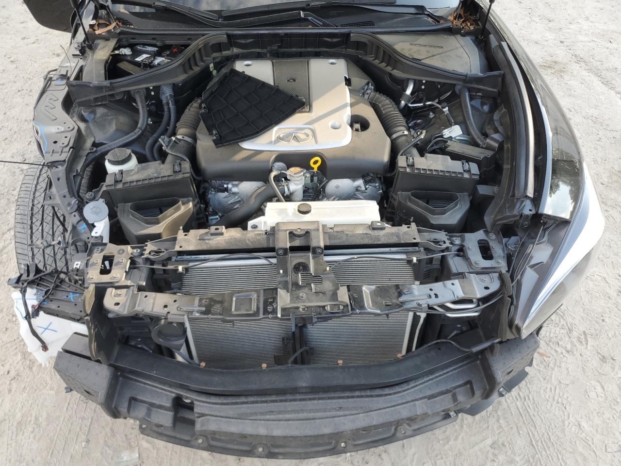 2017 Infiniti Q70 - Image 11