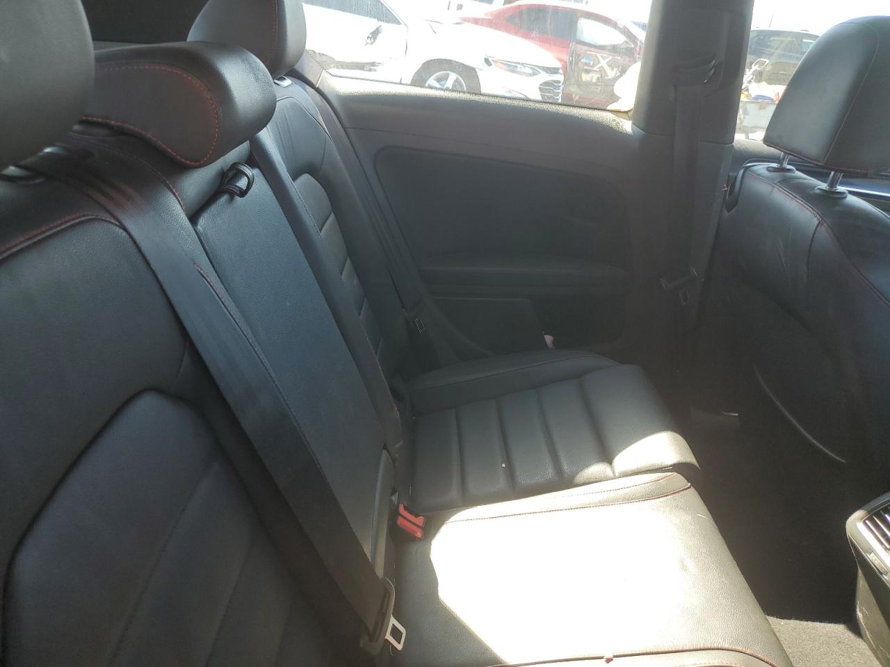 2015 Volkswagen GTI - Image 11