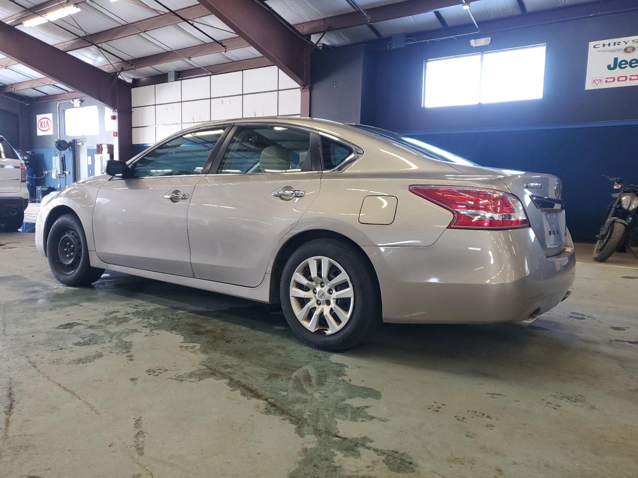 2013 Nissan Altima - Image 2
