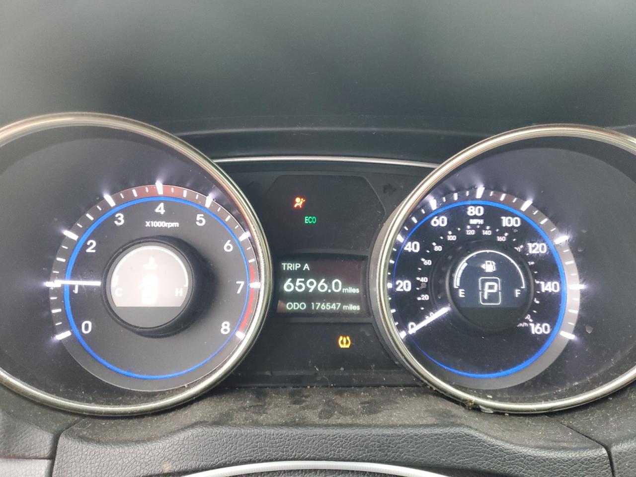 2011 Hyundai Sonata - Image 9