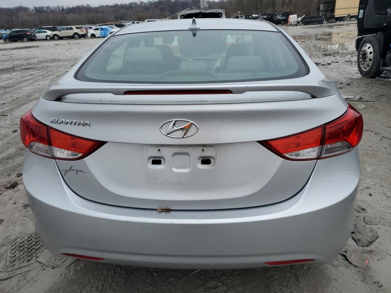 2013 Hyundai Elantra - Image 6