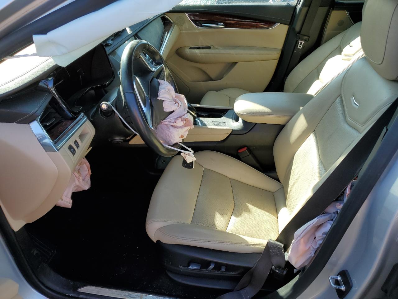 2019 Cadillac XT5 - Image 7
