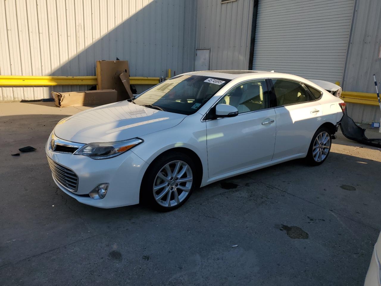 2014 Toyota Avalon - Image 1