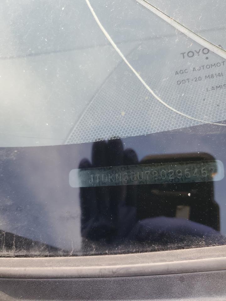 2011 Toyota Prius - Image 12