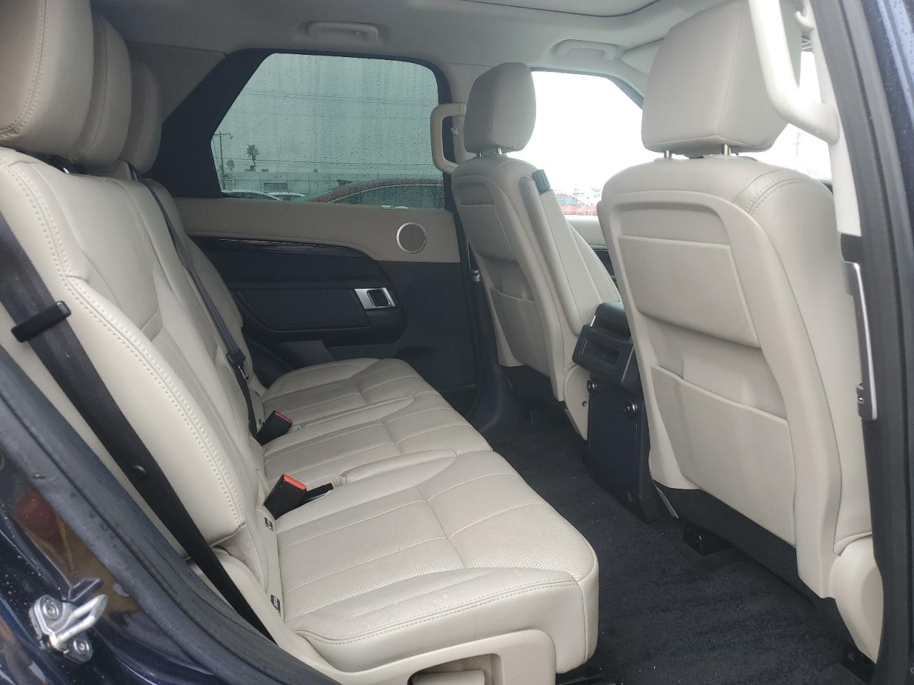 2018 Land Rover Discovery - Image 11