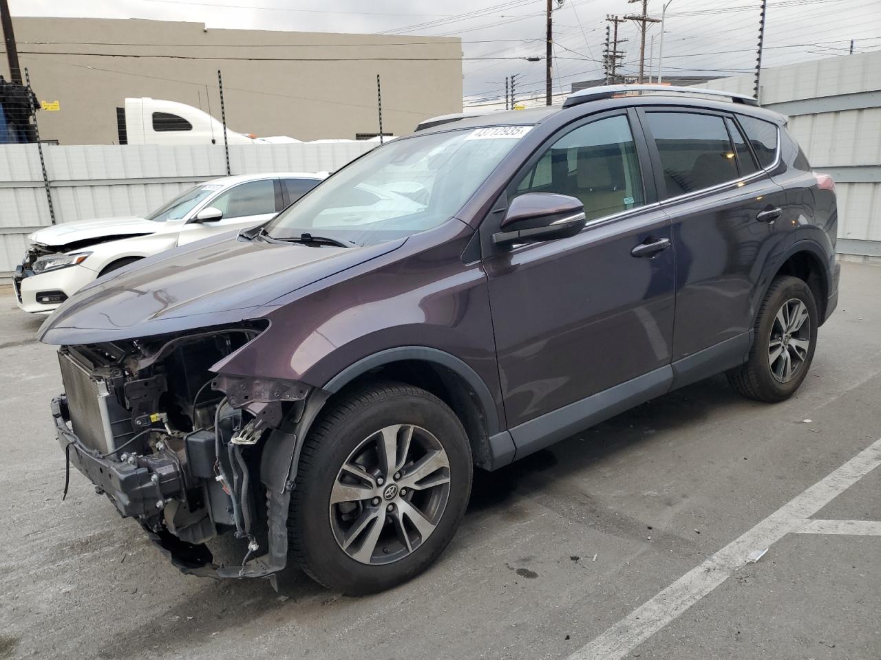 2017 Toyota Rav4 Xle იყიდება Sun Valley-ში, CA - Front End