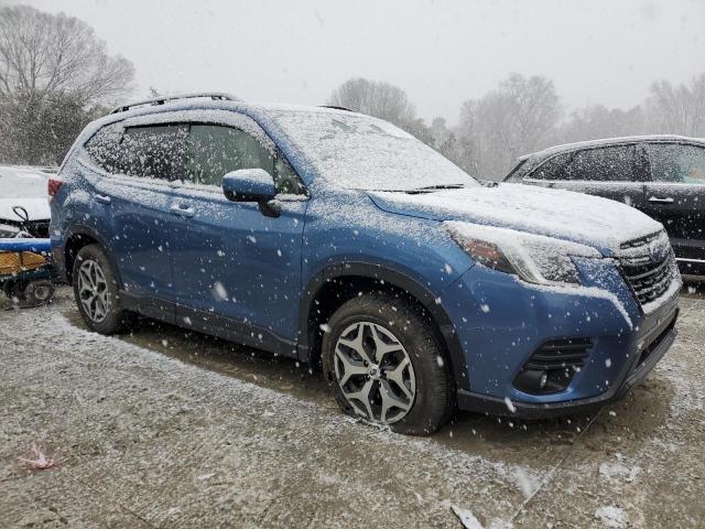  SUBARU FORESTER 2024 Granatowy