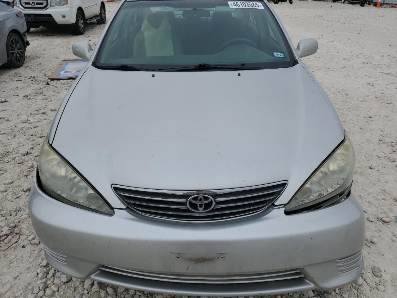 2005 Toyota Camry - Image 11