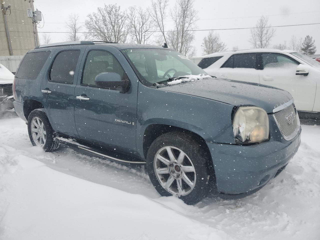 2007 GMC Yukon - Image 4