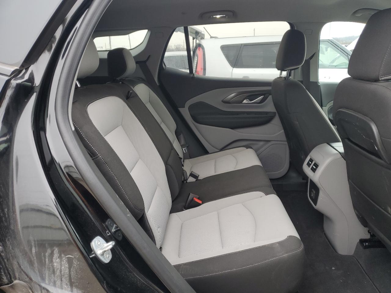 2022 GMC Terrain - Image 11