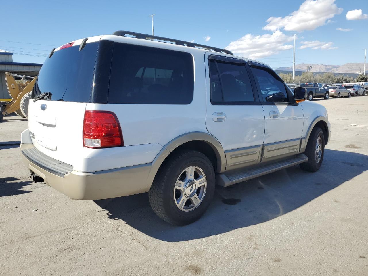 2005 Ford Expedition - Image 3