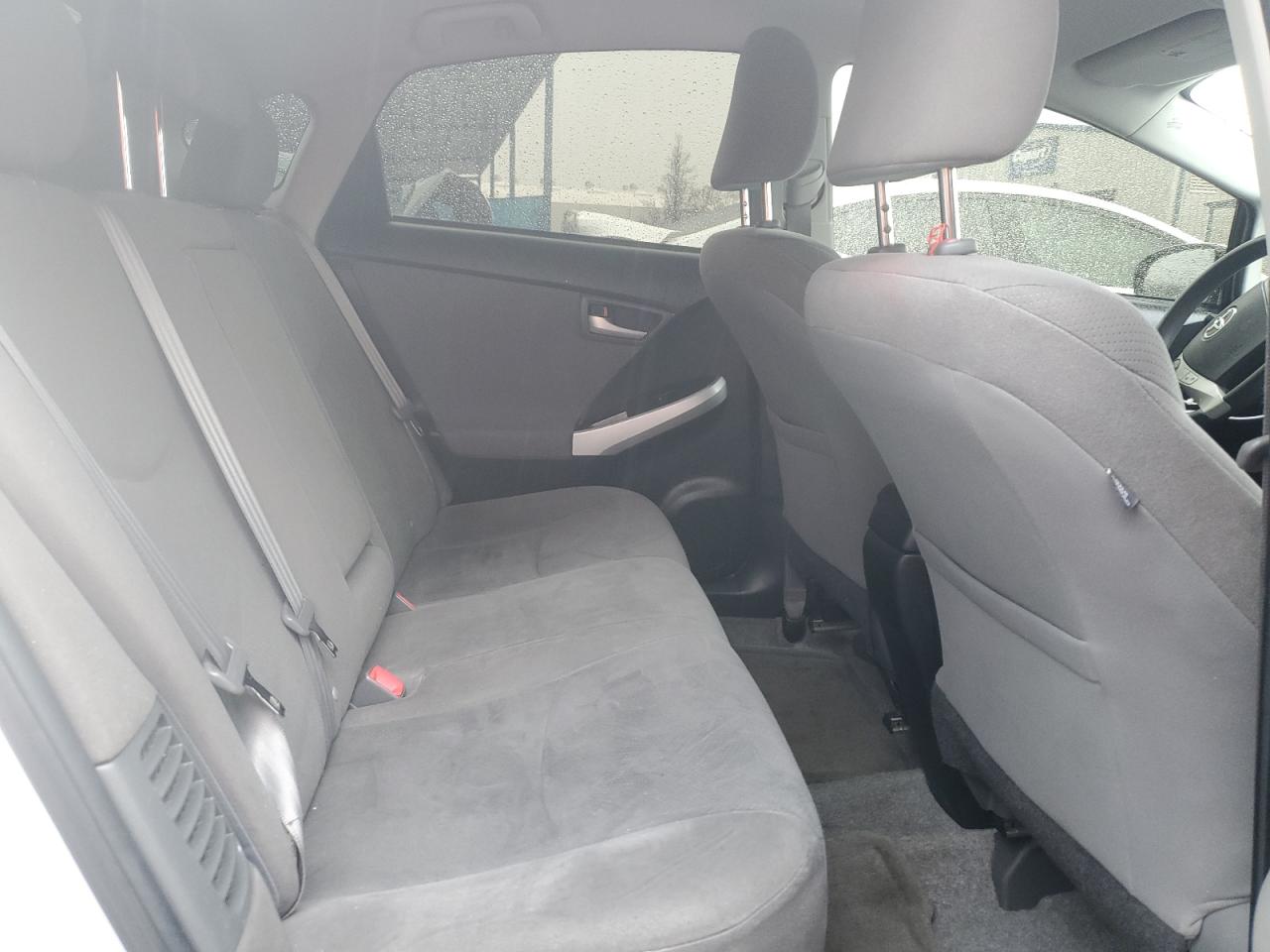 2014 Toyota Prius - Image 10