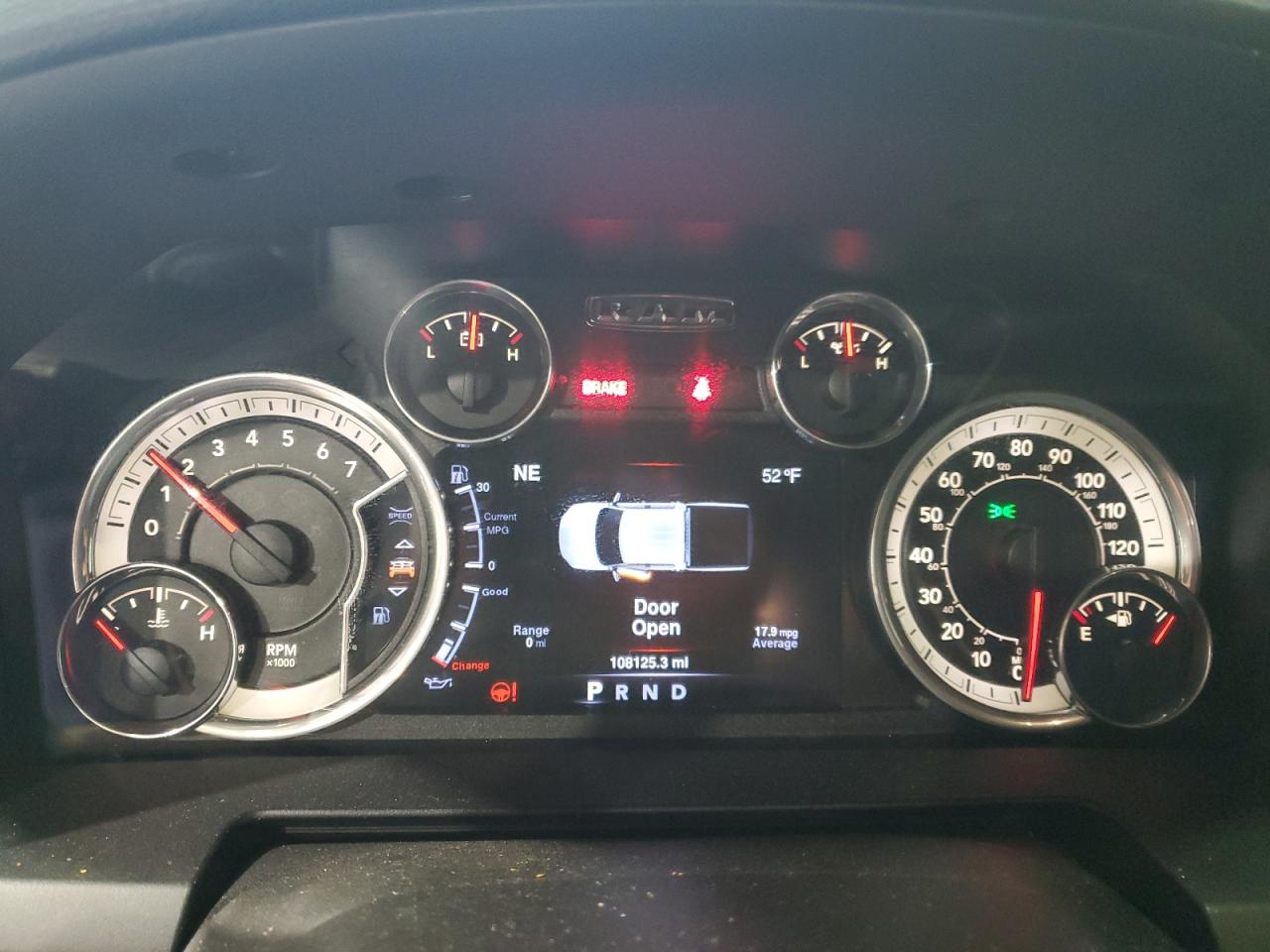 2016 RAM 1500 - Image 9