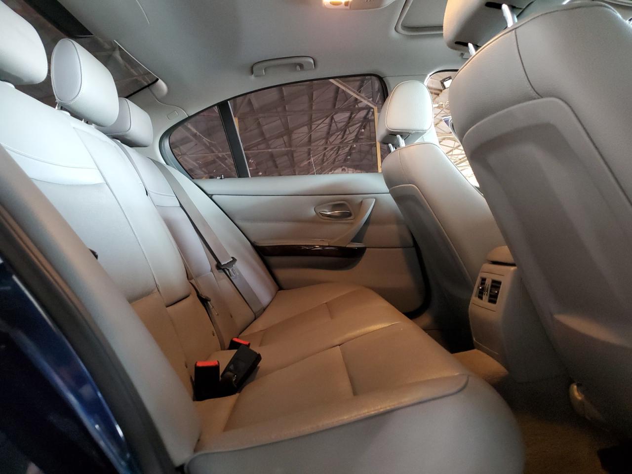 2011 BMW 3er - Image 11