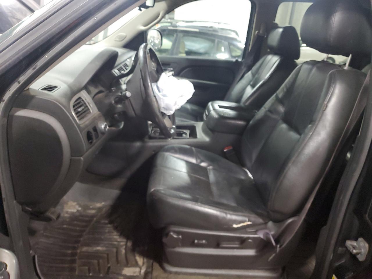2012 Chevrolet Avalanche - Image 7