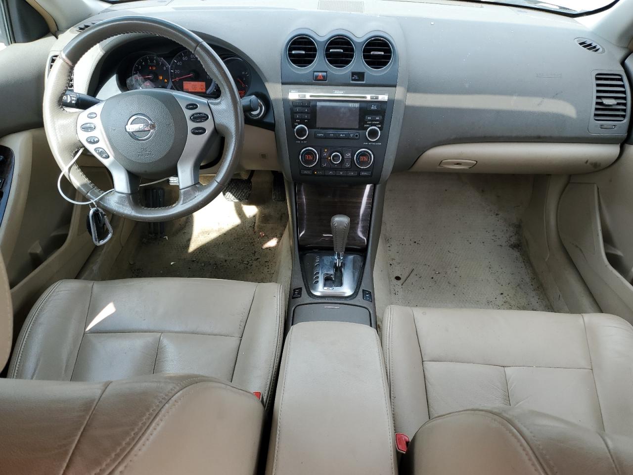 2010 Nissan Altima - Image 8