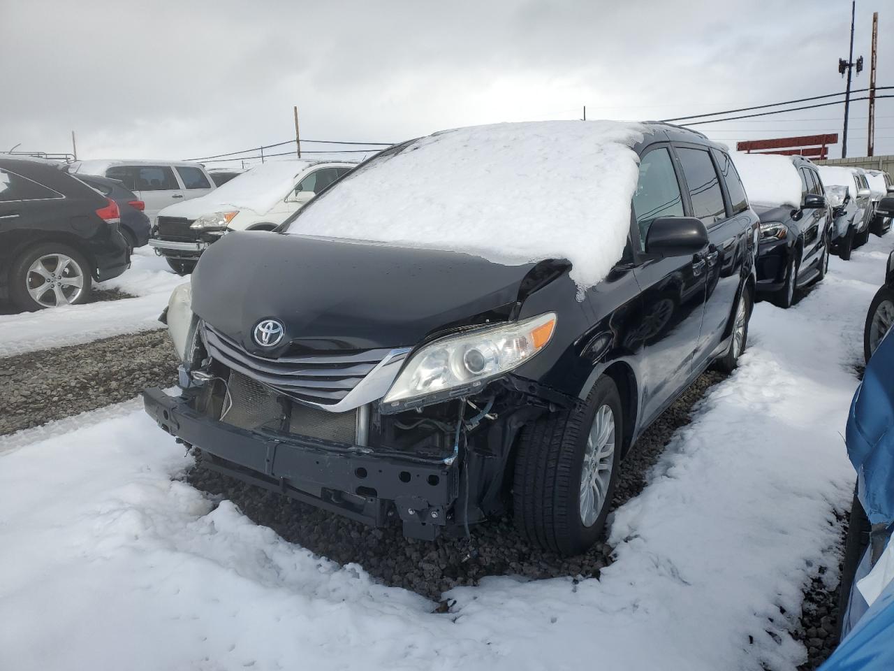 2016 Toyota Sienna - Image 1