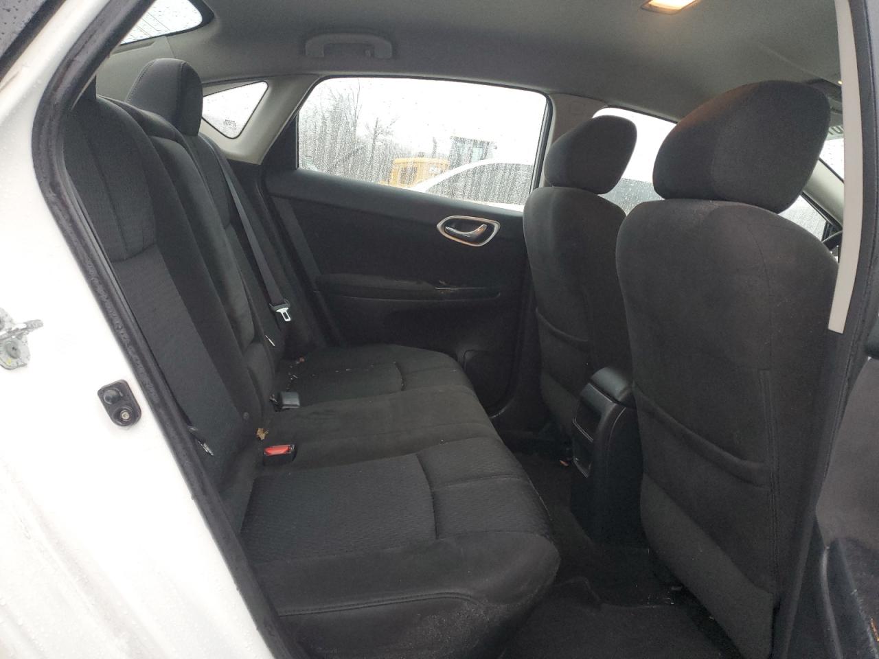 2014 Nissan Sentra - Image 10