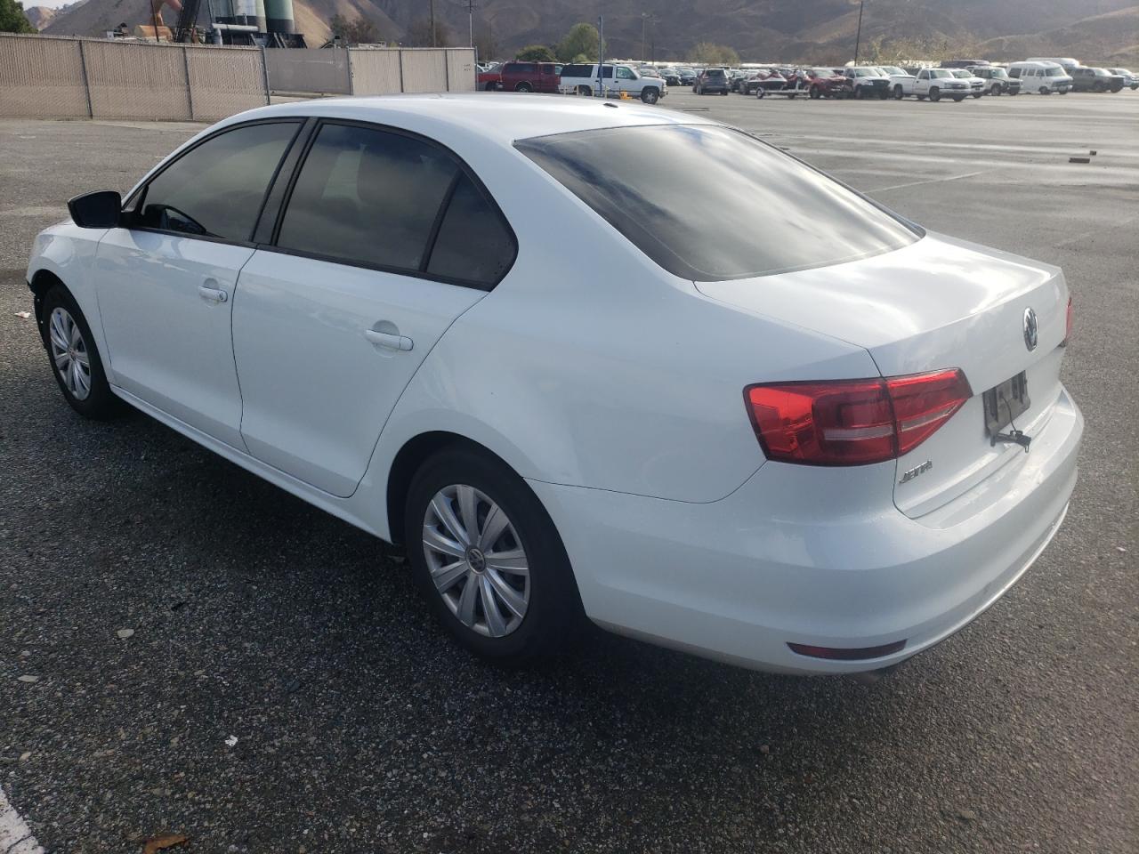 2015 Volkswagen Jetta - Image 2