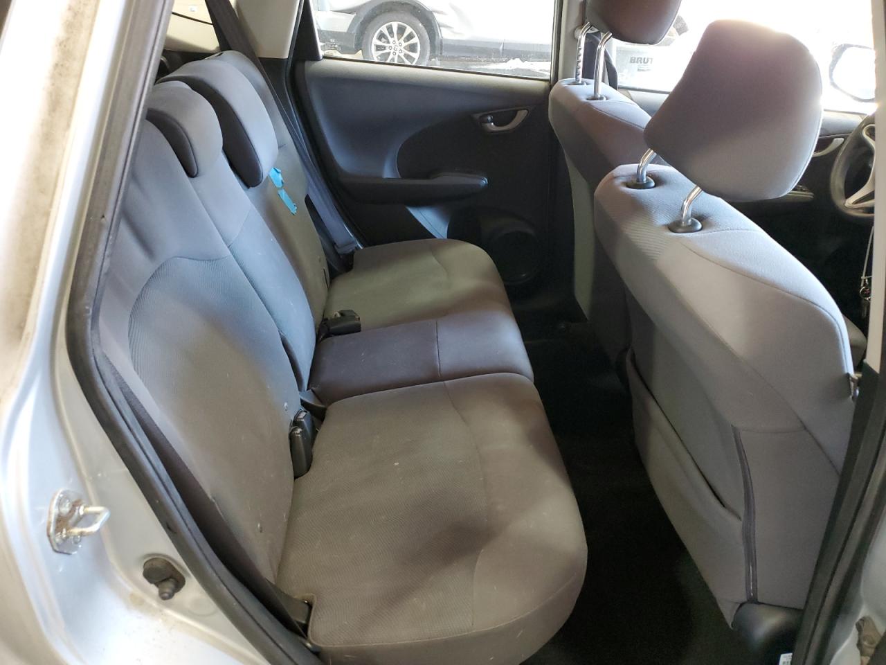 2012 Honda Fit - Image 10