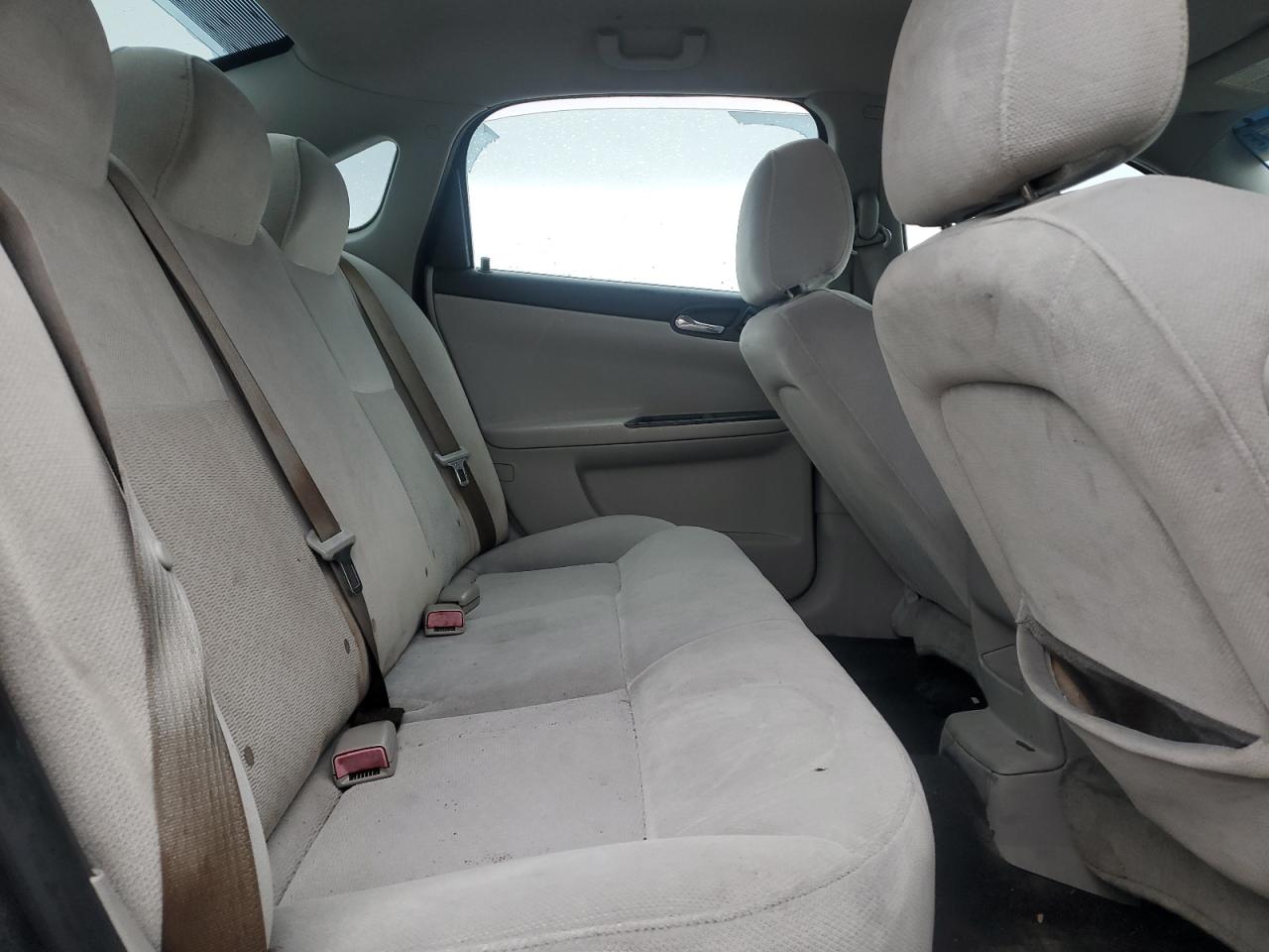 2009 Chevrolet Impala - Image 10